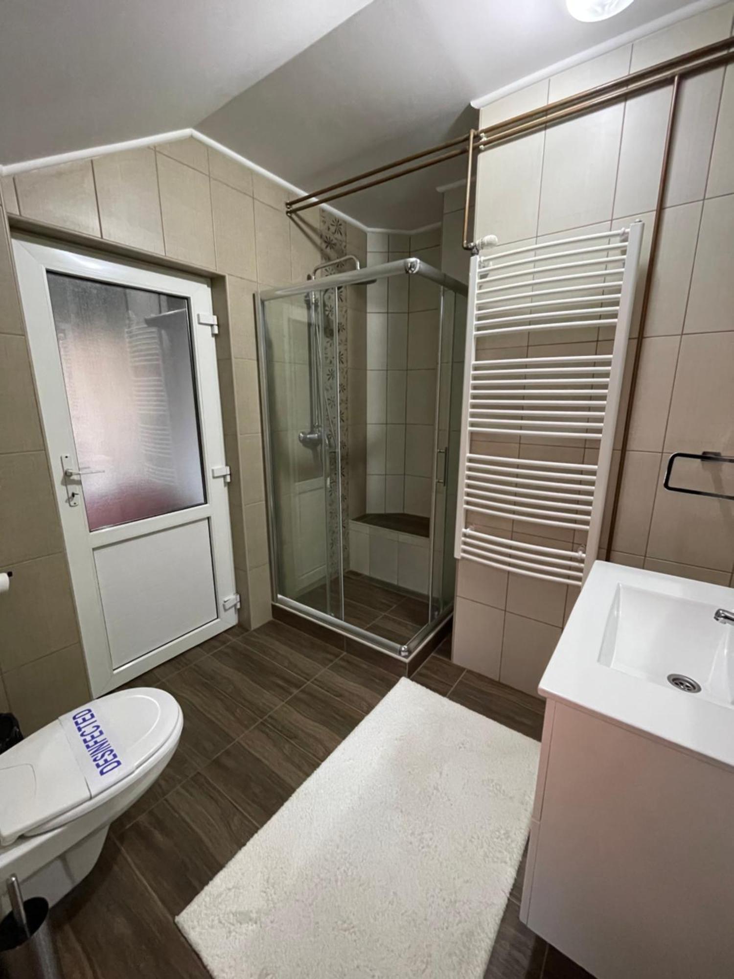 Guest House Luxotel Zrenjanin Bagian luar foto