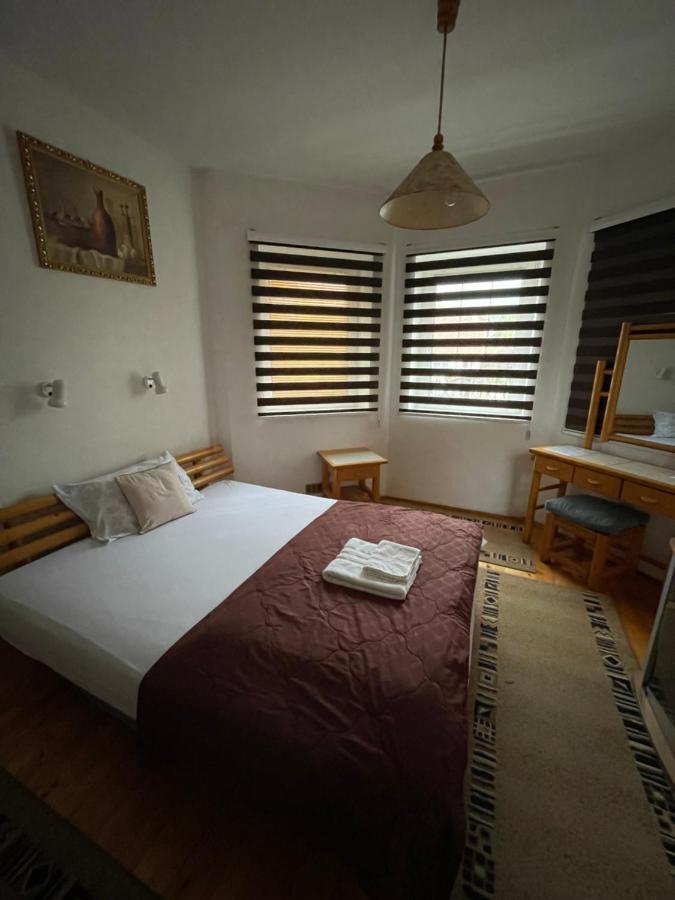 Guest House Luxotel Zrenjanin Bagian luar foto