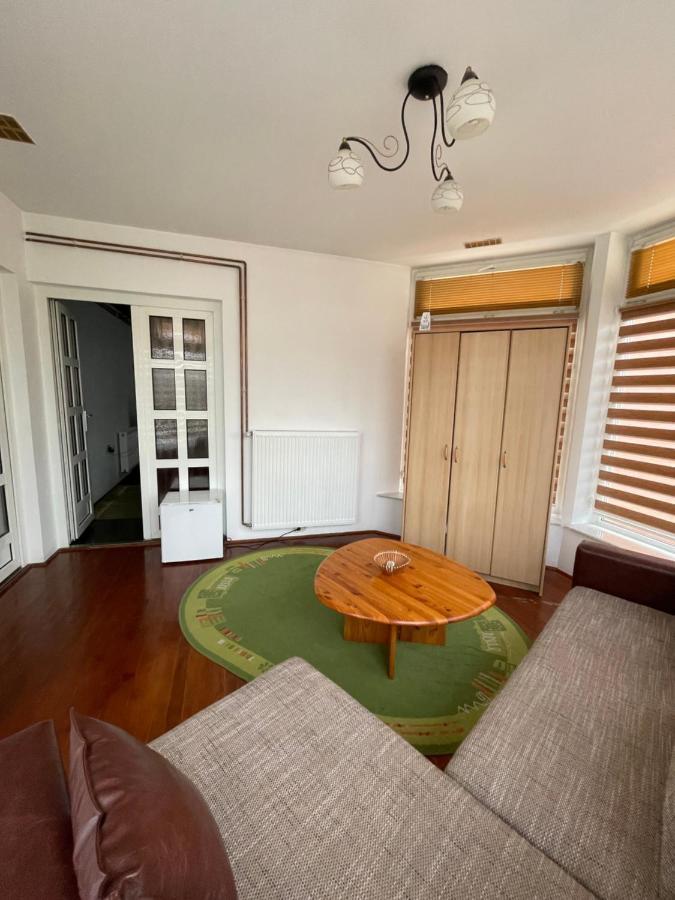 Guest House Luxotel Zrenjanin Bagian luar foto