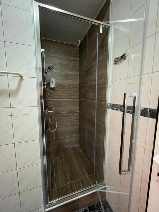 Guest House Luxotel Zrenjanin Bagian luar foto