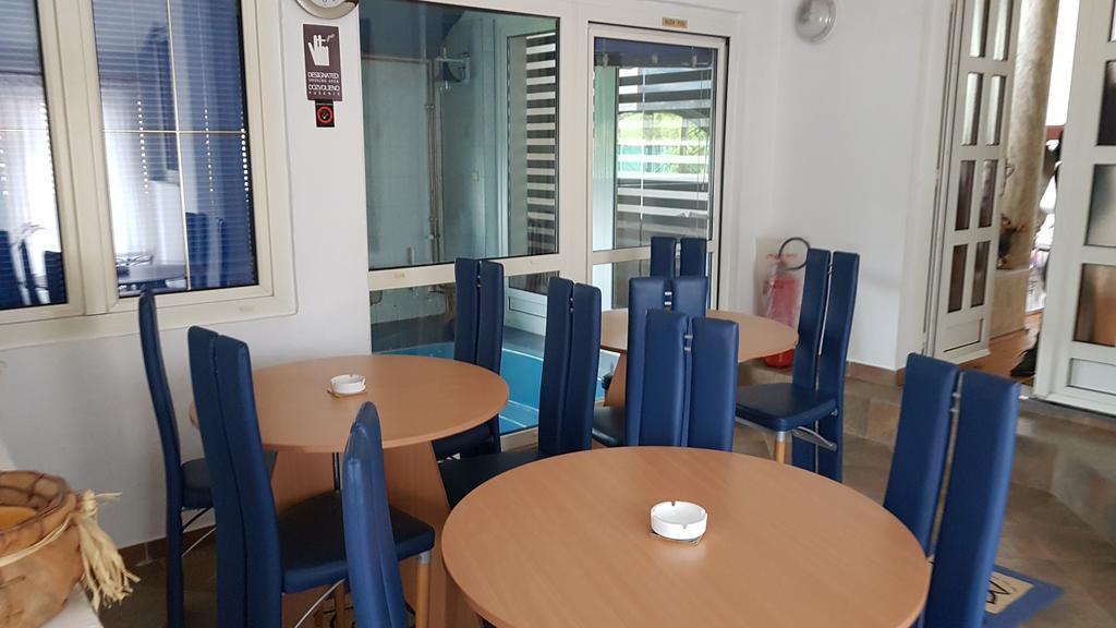 Guest House Luxotel Zrenjanin Bagian luar foto