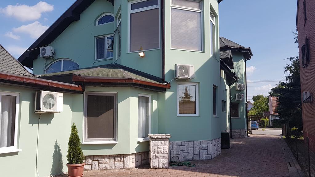 Guest House Luxotel Zrenjanin Bagian luar foto